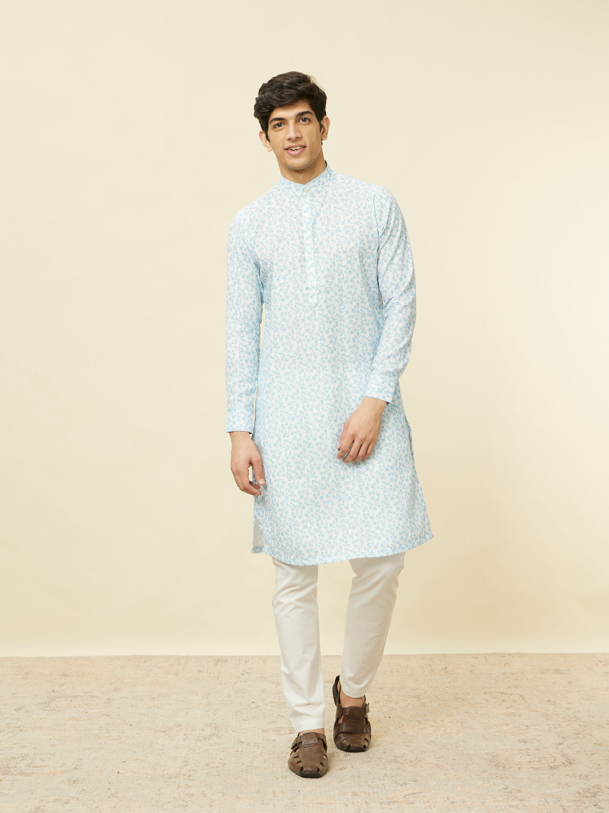 alt message - Manyavar Men Aqua Blue Bel Buti Printed Kurta image number 2